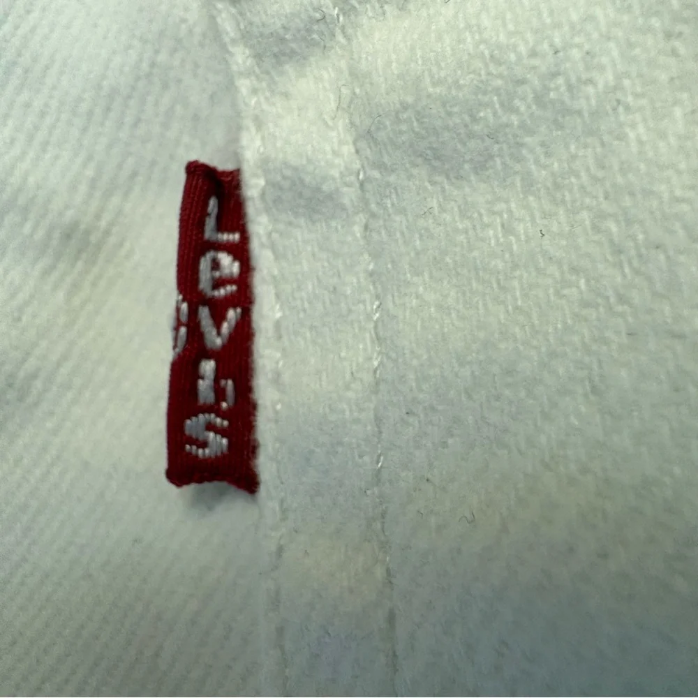 Levi's Classic White Denim Mid Length Jean Shorts Women’s Size 32 NWT - Picture 10 of 16